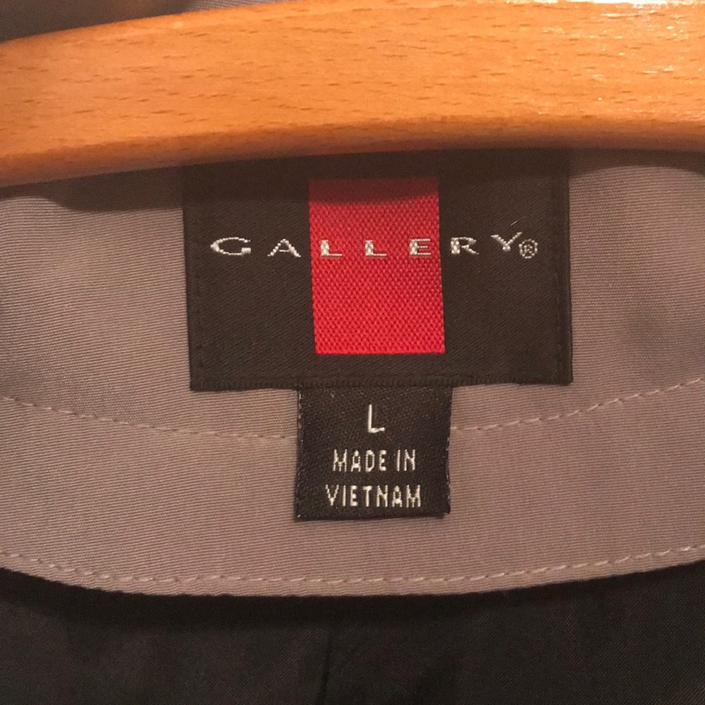 Large Trench coat by Gallery. Black and Taupe - Picture 2 of 4